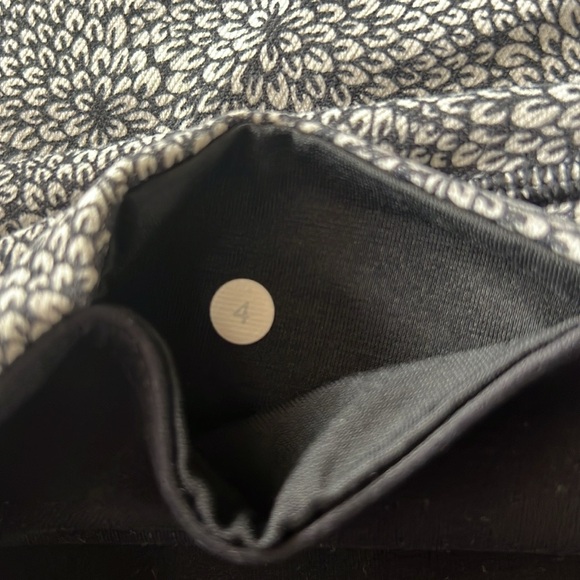 Lululemon Boogie Shorts - Picture 4 of 4